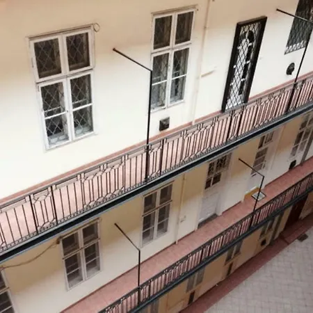 Apartment Revay Utca *